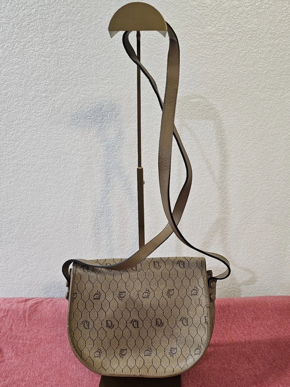 1980s Vintage Christian Dior Honeycomb Shoulder/Crossbody Bag - Picture 3 of 16